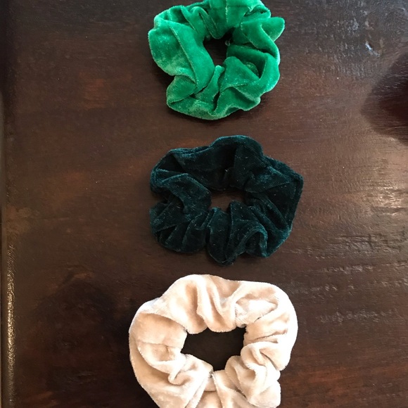 Accessories - Plush Velvet Hair Scrunchy Set